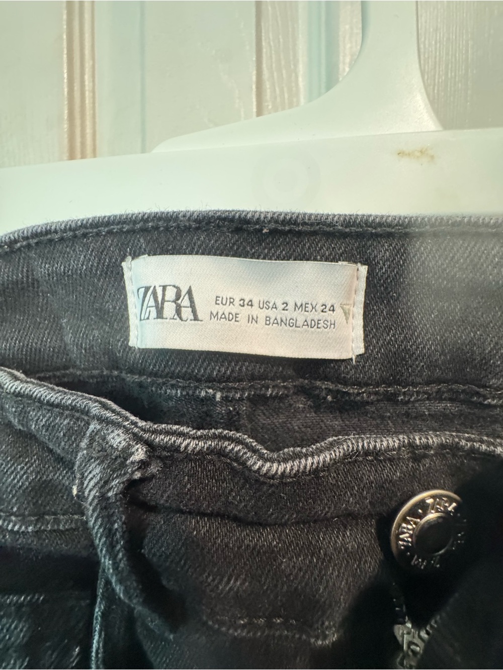 Zara Black High-Waist Jeans